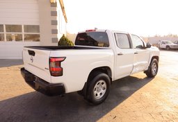 2022 Nissan Frontier - Thumbnail 6