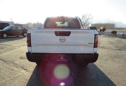 2022 Nissan Frontier - Thumbnail 12