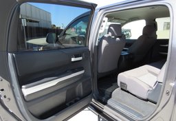 2015 Toyota Tundra 4WD Truck - Thumbnail 27