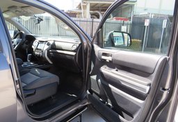 2015 Toyota Tundra 4WD Truck - Thumbnail 26