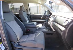 2015 Toyota Tundra 4WD Truck - Thumbnail 30