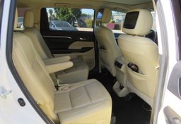 2015 Toyota Highlander - Thumbnail 32