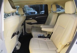 2015 Toyota Highlander - Thumbnail 29