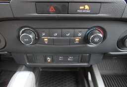 2022 Nissan Frontier - Thumbnail 33