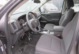 2022 Nissan Frontier - Thumbnail 21