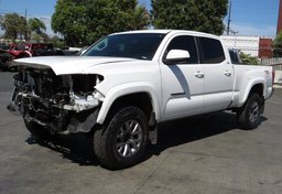 2017 Toyota Tacoma - Thumbnail 3