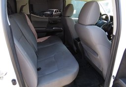 2017 Toyota Tacoma - Thumbnail 26