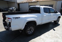 2017 Toyota Tacoma - Thumbnail 6