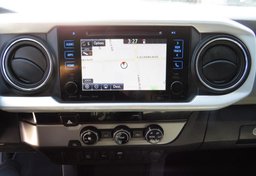 2017 Toyota Tacoma - Thumbnail 35