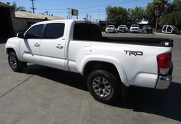 2017 Toyota Tacoma - Thumbnail 5