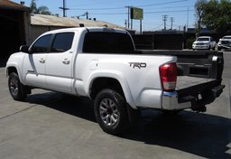 2017 Toyota Tacoma - Thumbnail 7