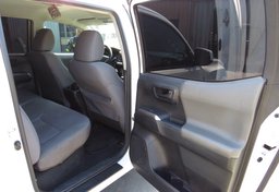 2017 Toyota Tacoma - Thumbnail 18