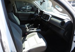 2017 Toyota Tacoma - Thumbnail 22