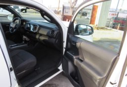 2017 Toyota Tacoma - Thumbnail 27