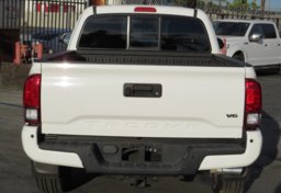 2017 Toyota Tacoma - Thumbnail 12