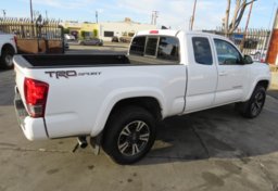 2017 Toyota Tacoma - Thumbnail 6