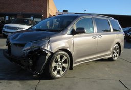 2020 Toyota Sienna - Thumbnail 1