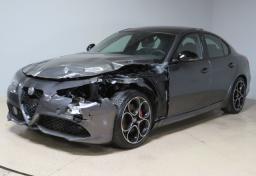 2022 Alfa Romeo Giulia - Thumbnail 4