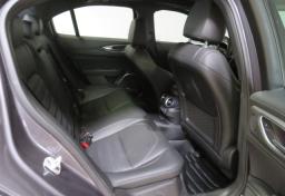 2022 Alfa Romeo Giulia - Thumbnail 29