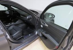 2022 Alfa Romeo Giulia - Thumbnail 23