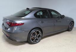 2022 Alfa Romeo Giulia - Thumbnail 7