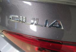 2022 Alfa Romeo Giulia - Thumbnail 18