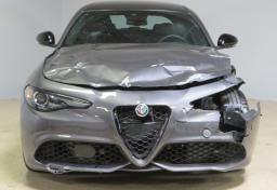 2022 Alfa Romeo Giulia - Thumbnail 11