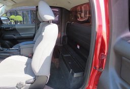 2018 Toyota Tacoma - Thumbnail 26