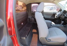 2018 Toyota Tacoma - Thumbnail 27