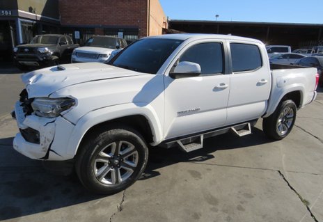 Picture of 2016 Toyota Tacoma