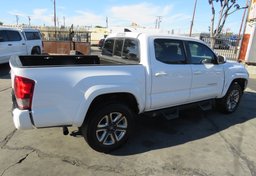 2016 Toyota Tacoma - Thumbnail 10