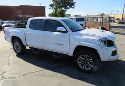 2016 Toyota Tacoma - Thumbnail 2