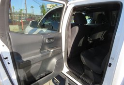 2016 Toyota Tacoma - Thumbnail 28