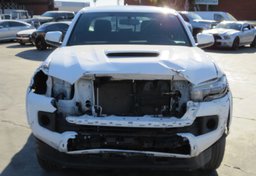 2016 Toyota Tacoma - Thumbnail 17