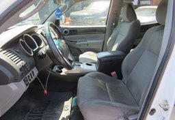 2015 Toyota Tacoma - Thumbnail 26