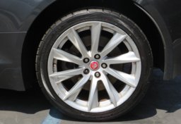 2017 Jaguar F-TYPE - Thumbnail 17