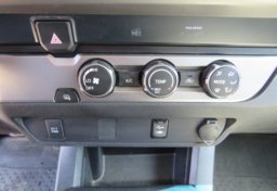 2019 Toyota Tacoma - Thumbnail 35