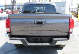 2019 Toyota Tacoma - Thumbnail 11