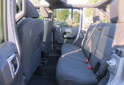 2018 Jeep Wrangler Unlimited - Thumbnail 27