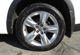 2016 Toyota Highlander - Thumbnail 18