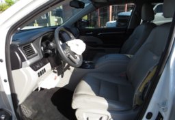 2016 Toyota Highlander - Thumbnail 29