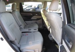 2016 Toyota Highlander - Thumbnail 32