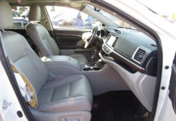 2016 Toyota Highlander - Thumbnail 30