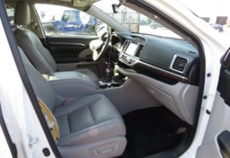 2016 Toyota Highlander - Thumbnail 25