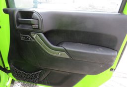 2012 Jeep Wrangler Unlimited - Thumbnail 31