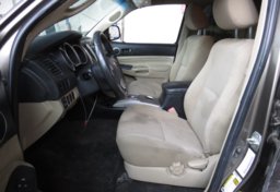 2012 Toyota Tacoma - Thumbnail 23