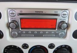 2012 Toyota FJ Cruiser - Thumbnail 31