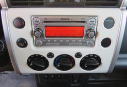 2012 Toyota FJ Cruiser - Thumbnail 32