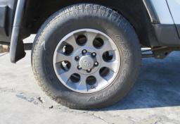 2012 Toyota FJ Cruiser - Thumbnail 18