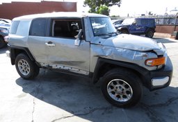 2012 Toyota FJ Cruiser - Thumbnail 2